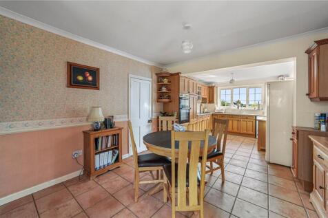 Kitchen/Breakfast Rm