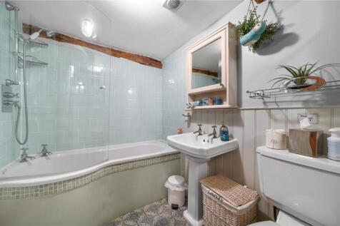 Annexe  1 Bathroom