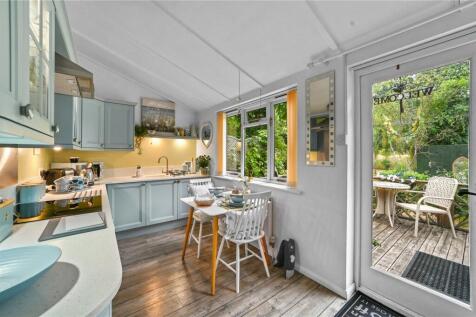 Annexe 2 Kitchen