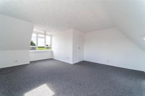 1st Floor Living/Bed