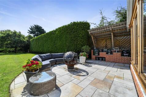 Outdoor Kitchen