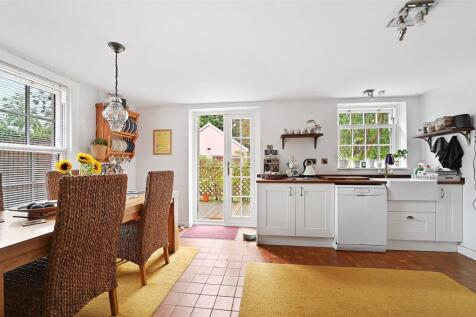 Kitchen / Dining