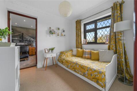Bedroom/Nursery