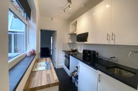 Kitchen 001