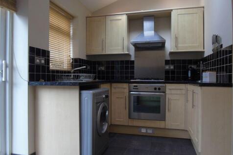 Fully fitted kitchen 