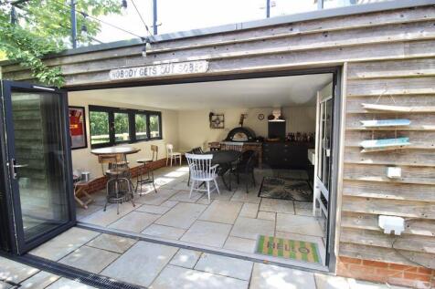 Outdoor Kitchen