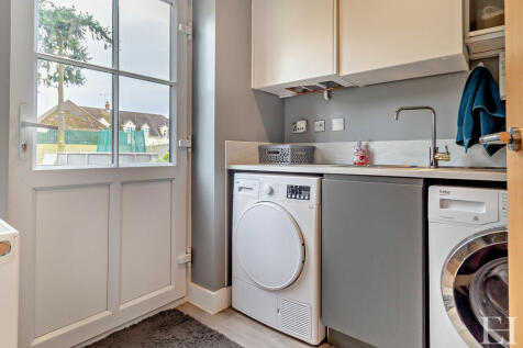 8587091-interiorw...