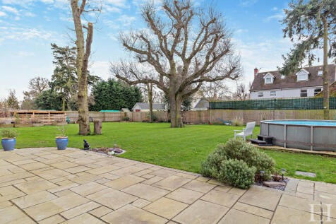 8587091-exteriorw...