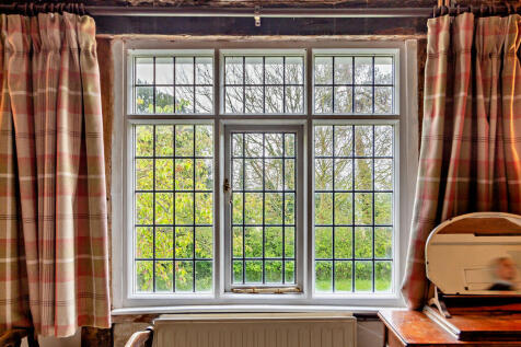 8594344-interior3...