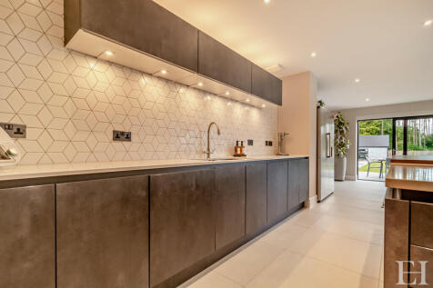 8598904-interiorW...