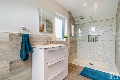 8598904-interiorW...