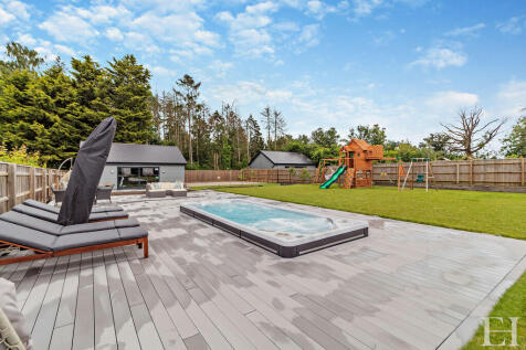 8598904-exteriorW...