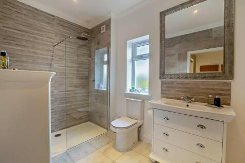 8606568-interior1...