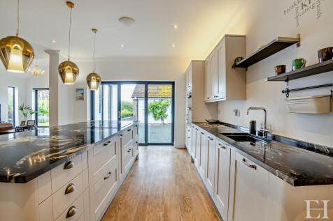 8606568-interiorW...