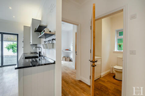 8606568-interiorW...