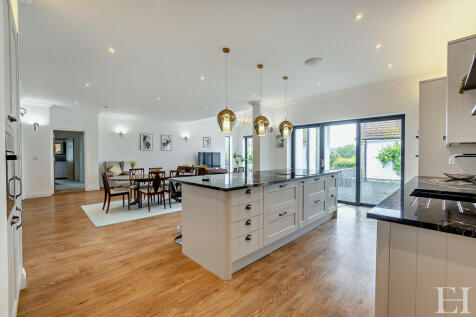 8606568-interiorW...