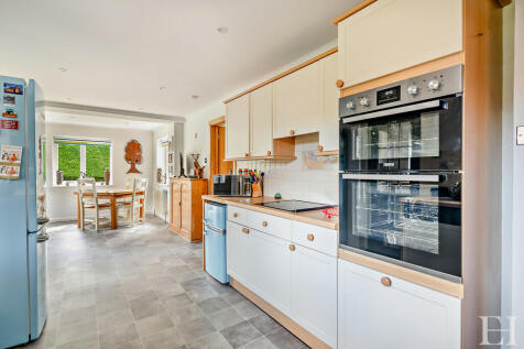 8609248-interiorW...