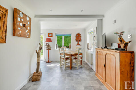 8609248-interiorW...