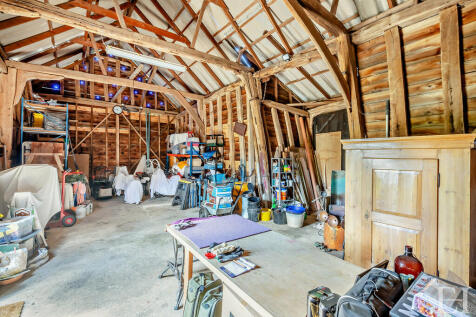 8609248-interiorW...