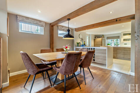 8615825-interiorW...