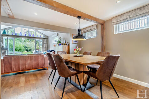 8615825-interiorW...