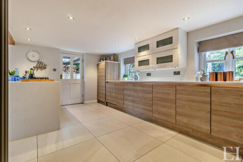 8615825-interiorW...