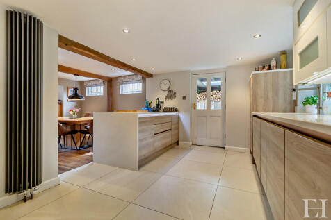 8615825-interiorW...