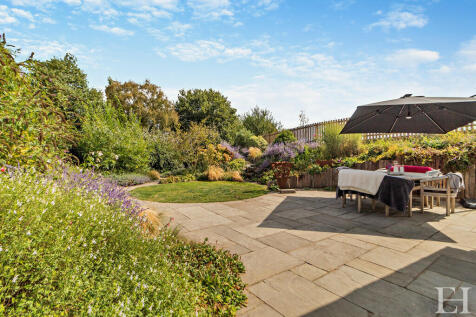 8615825-exteriorW...