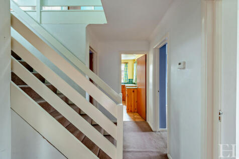 8628199-interior1...