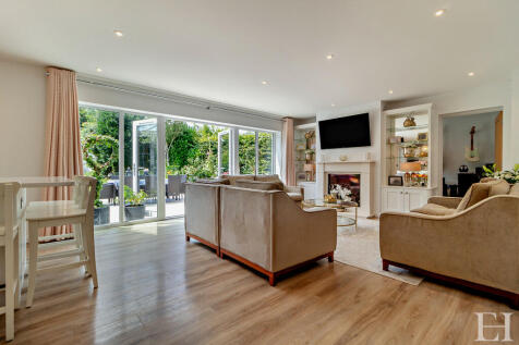 8614983-interiorW...