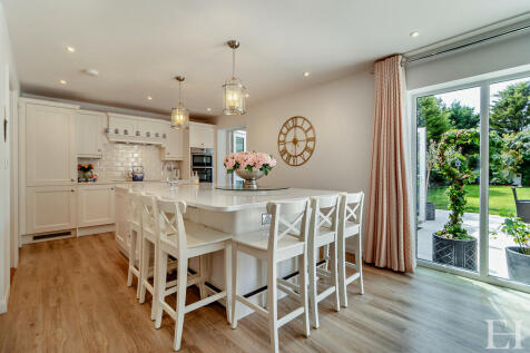 8614983-interiorW...