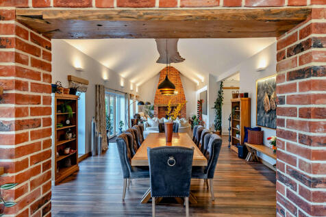 8629517-interior1...