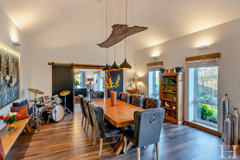 8629517-interior0...