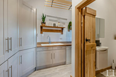 8629517-interior2...