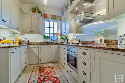 8632598-interior1...