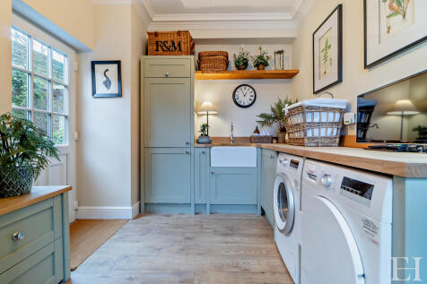 8632598-interior1...