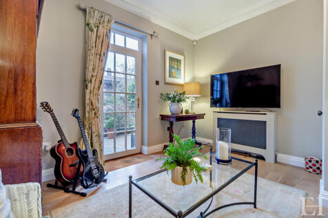8632598-interior1...