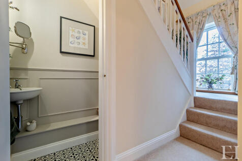 8632598-interior1...