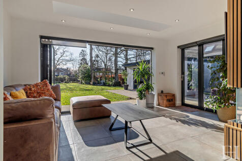 8634681-interior1...