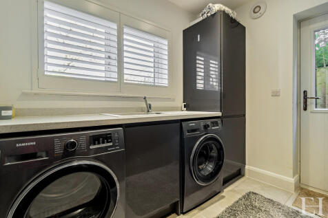8634681-interior0...