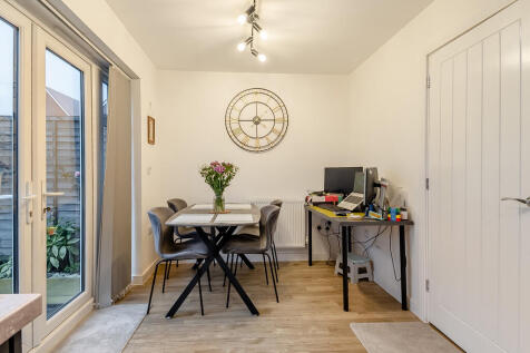 8636418-interior0...