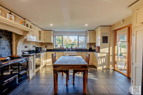 8638610-interiorW...