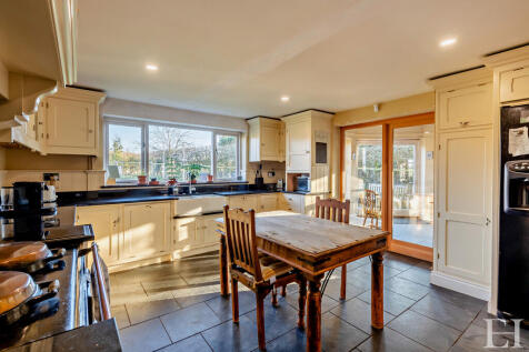 8638610-interiorW...