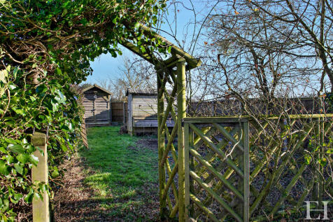 8638610-exteriorW...