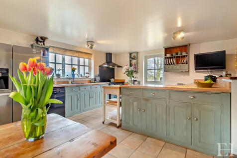 8637609-interiorW...