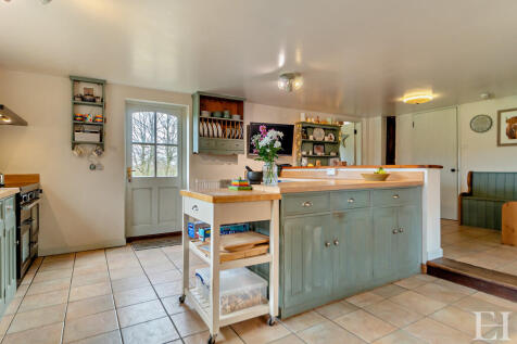 8637609-interiorW...