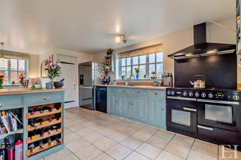 8637609-interiorW...