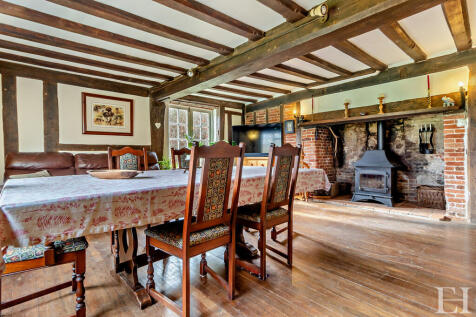 8637609-interiorW...