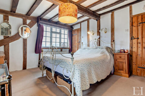 8637609-interiorW...