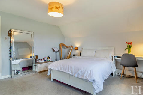 8637609-interiorW...